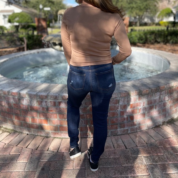 High-Rise Destroyed Premium Denim Skinny Jeans - Picture 9 of 9